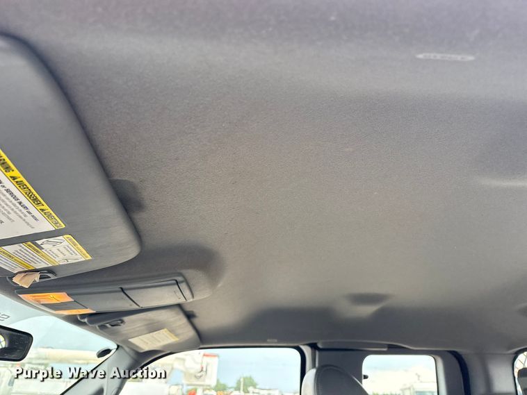 image for item NU9665 2011 Ford F350 Super Duty flatbed pickup truck