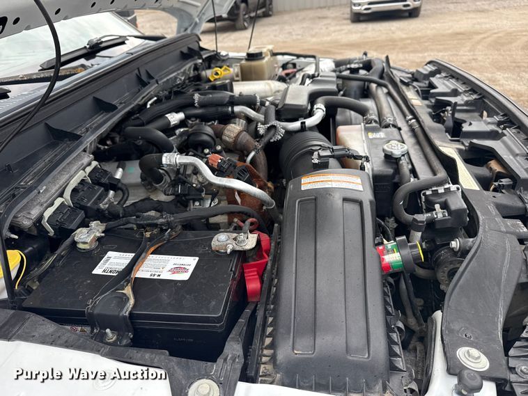 image for item NU9665 2011 Ford F350 Super Duty flatbed pickup truck