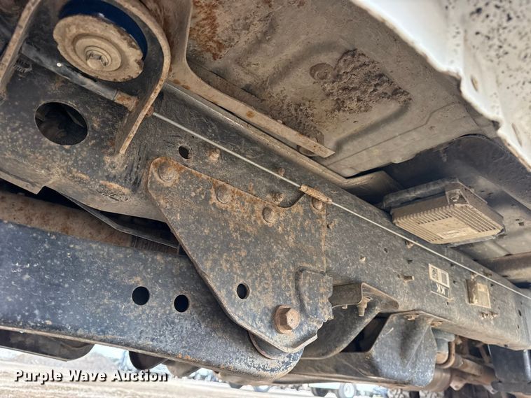 image for item NU9665 2011 Ford F350 Super Duty flatbed pickup truck