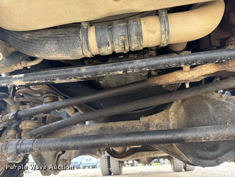 image for item NU9665 2011 Ford F350 Super Duty flatbed pickup truck