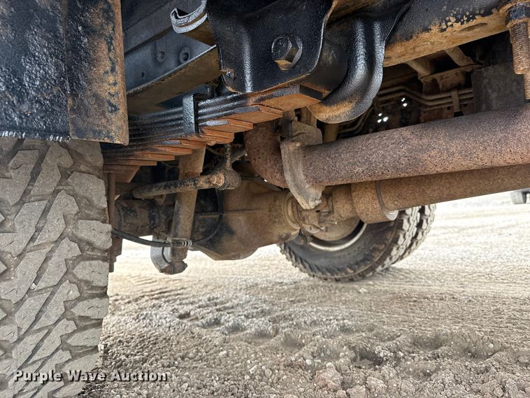 image for item NU9665 2011 Ford F350 Super Duty flatbed pickup truck