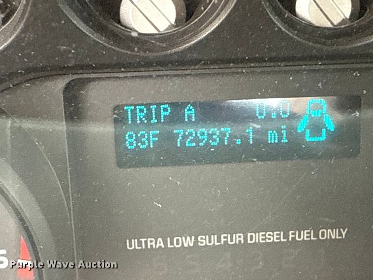 image for item NU9665 2011 Ford F350 Super Duty flatbed pickup truck