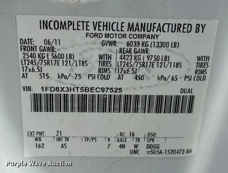 image for item NU9665 2011 Ford F350 Super Duty flatbed pickup truck