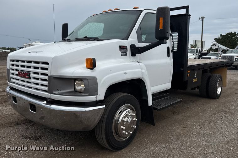image for item NU9669 2007 GMC C5500 flatbed truck