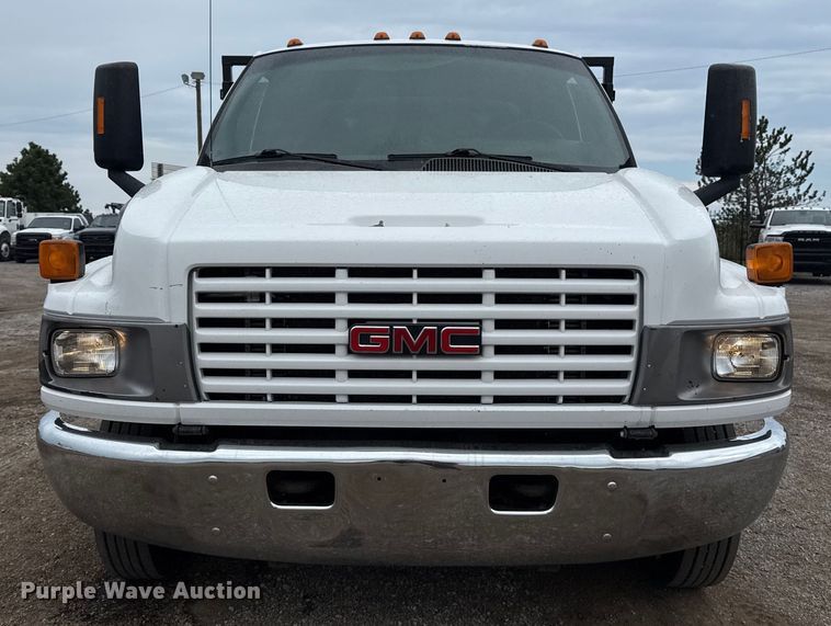 image for item NU9669 2007 GMC C5500 flatbed truck