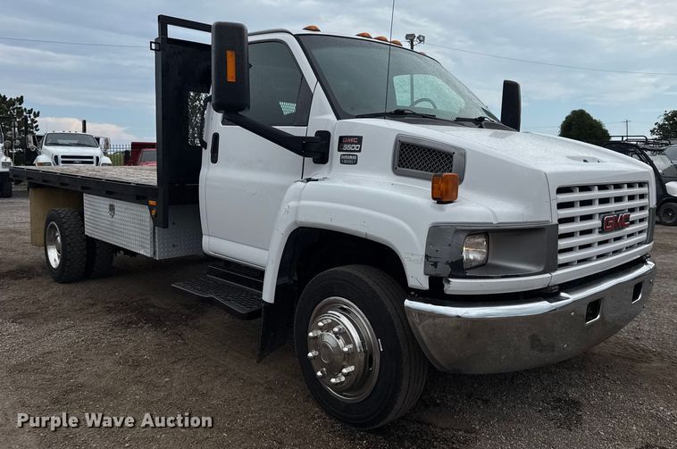 image for item NU9669 2007 GMC C5500 flatbed truck