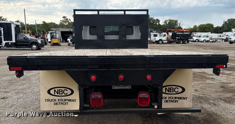 image for item NU9669 2007 GMC C5500 flatbed truck
