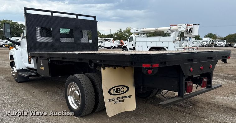 image for item NU9669 2007 GMC C5500 flatbed truck