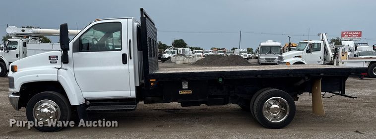 image for item NU9669 2007 GMC C5500 flatbed truck