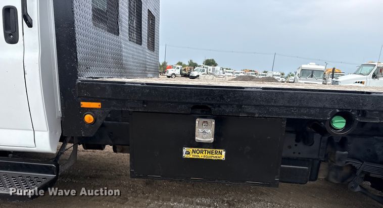 image for item NU9669 2007 GMC C5500 flatbed truck