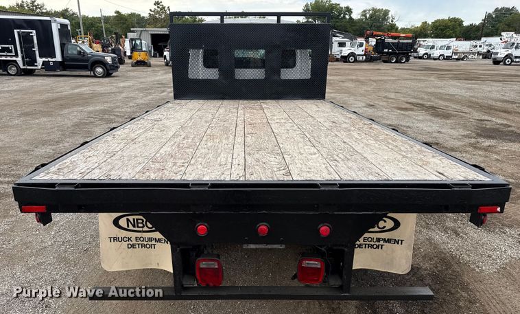 image for item NU9669 2007 GMC C5500 flatbed truck