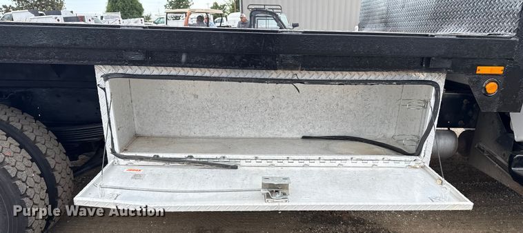 image for item NU9669 2007 GMC C5500 flatbed truck