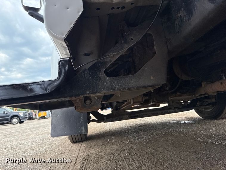 image for item NU9669 2007 GMC C5500 flatbed truck