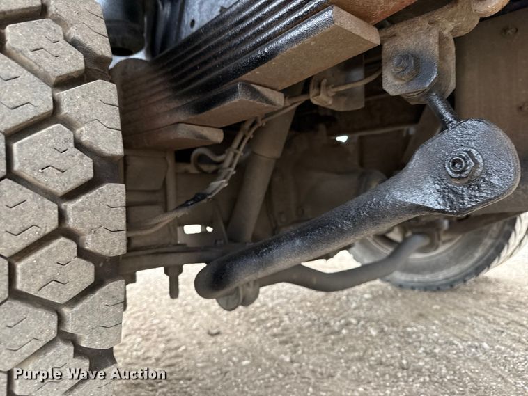 image for item NU9669 2007 GMC C5500 flatbed truck