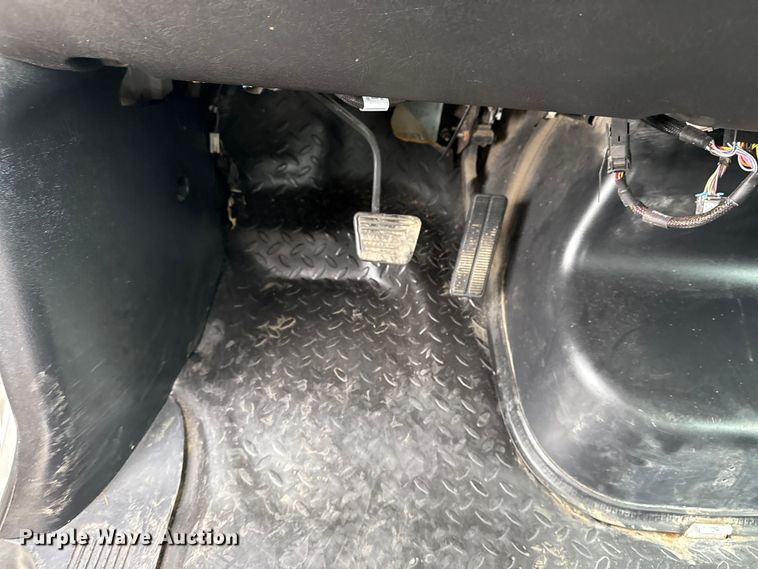 image for item NU9669 2007 GMC C5500 flatbed truck