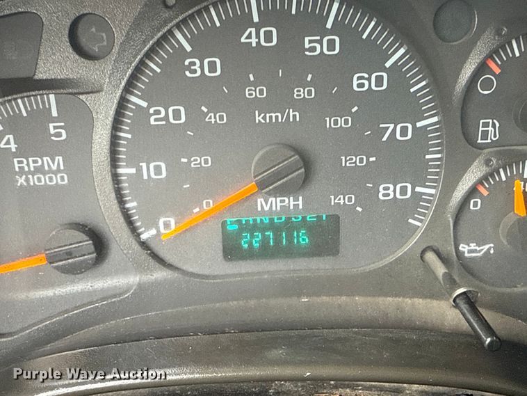 image for item NU9669 2007 GMC C5500 flatbed truck