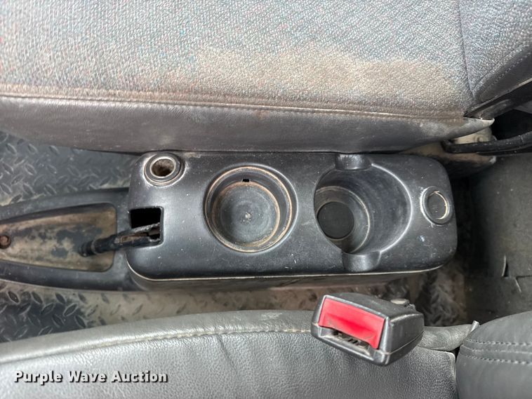 image for item NU9669 2007 GMC C5500 flatbed truck