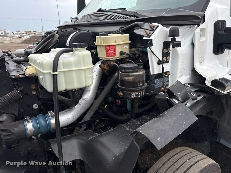 image for item NU9669 2007 GMC C5500 flatbed truck