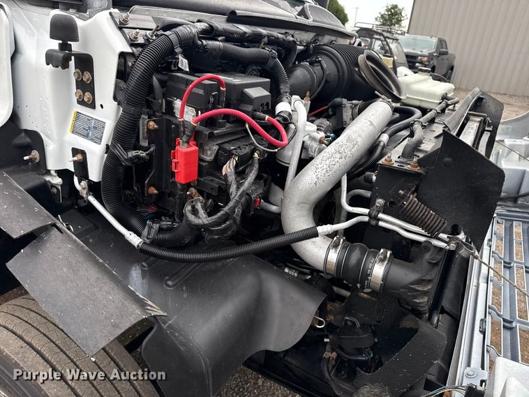 image for item NU9669 2007 GMC C5500 flatbed truck