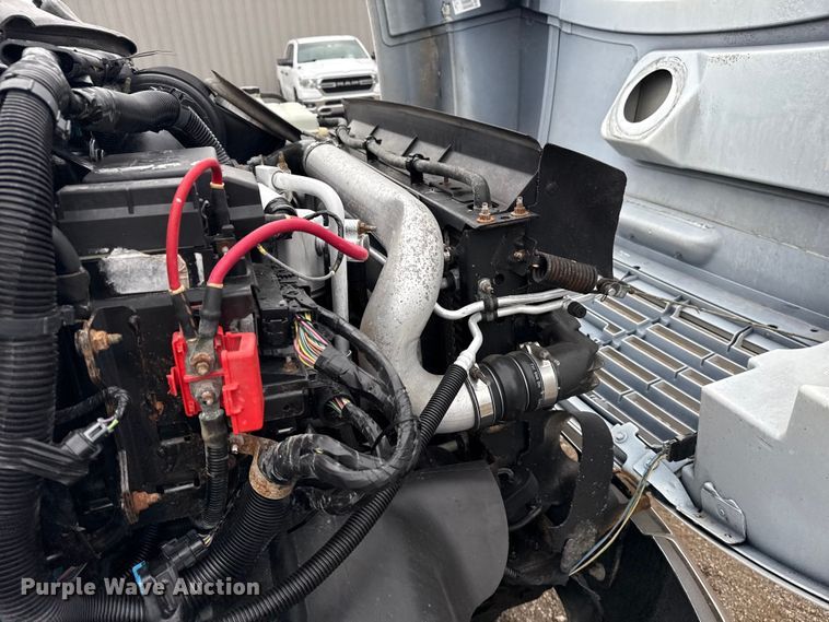 image for item NU9669 2007 GMC C5500 flatbed truck