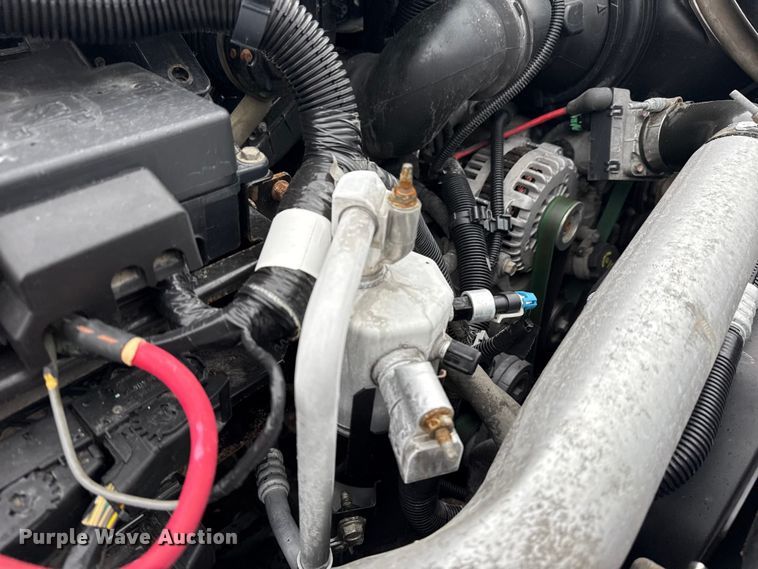 image for item NU9669 2007 GMC C5500 flatbed truck