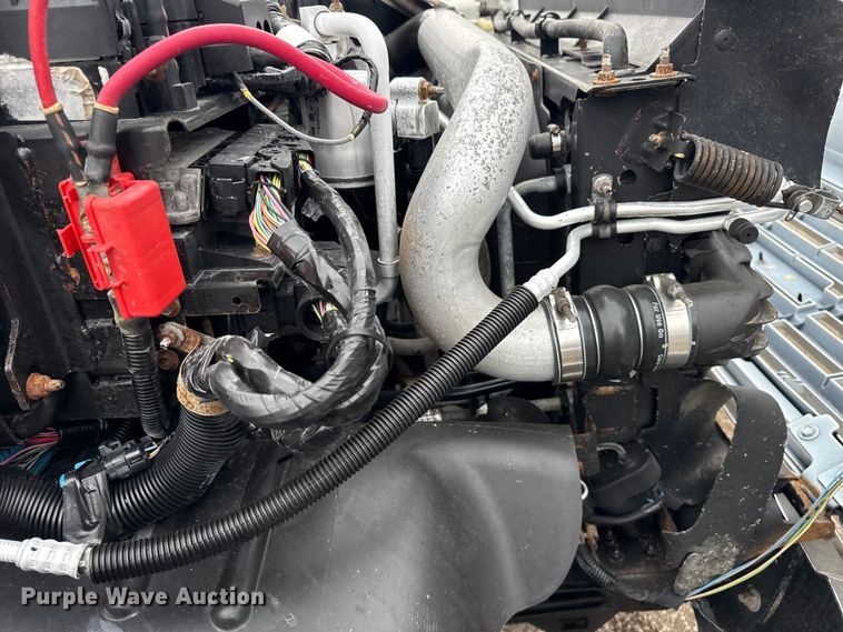 image for item NU9669 2007 GMC C5500 flatbed truck