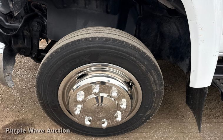 image for item NU9669 2007 GMC C5500 flatbed truck