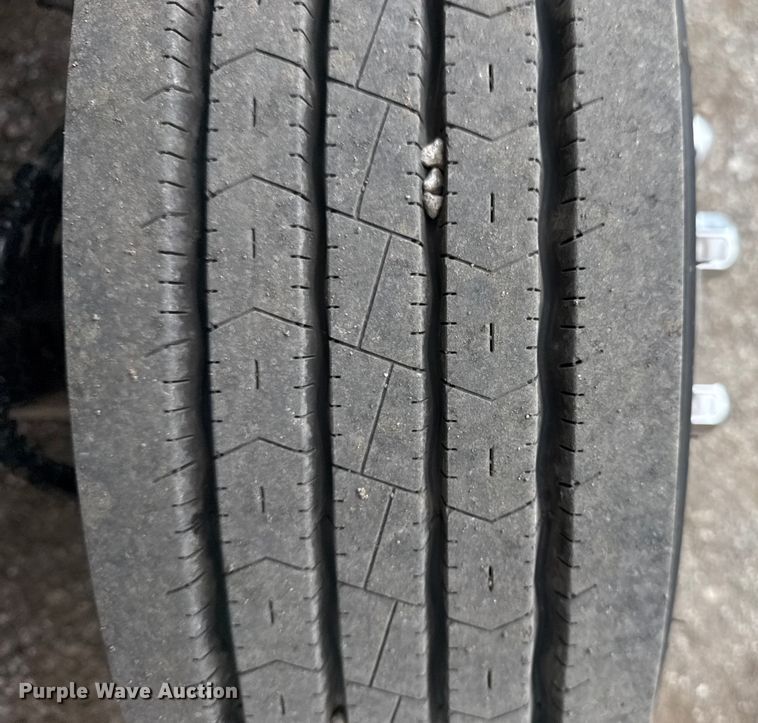 image for item NU9669 2007 GMC C5500 flatbed truck