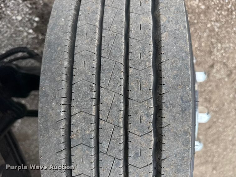 image for item NU9669 2007 GMC C5500 flatbed truck