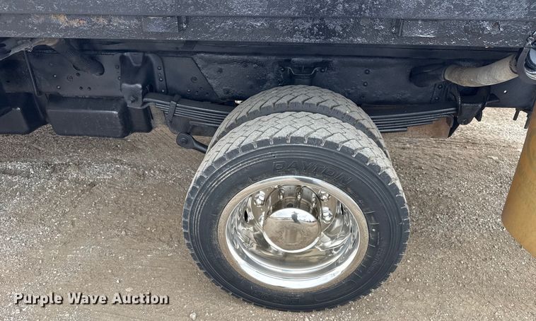 image for item NU9669 2007 GMC C5500 flatbed truck