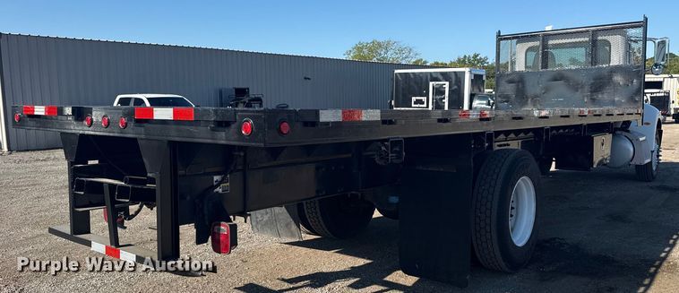 image for item NU9675 2007 Peterbilt 335 flatbed truck