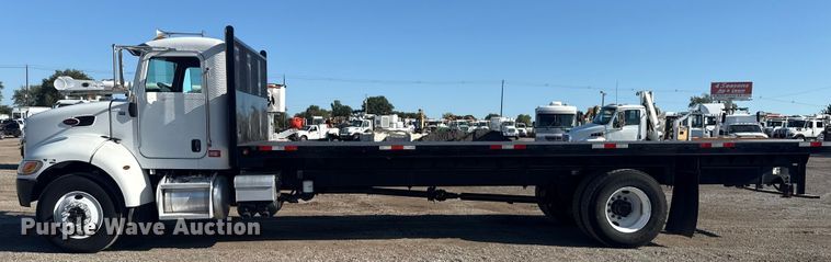 image for item NU9675 2007 Peterbilt 335 flatbed truck