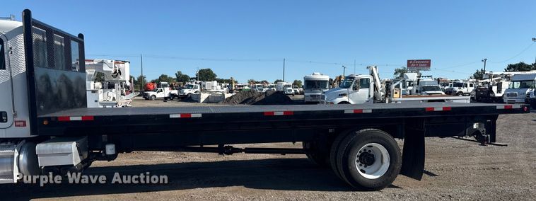 image for item NU9675 2007 Peterbilt 335 flatbed truck