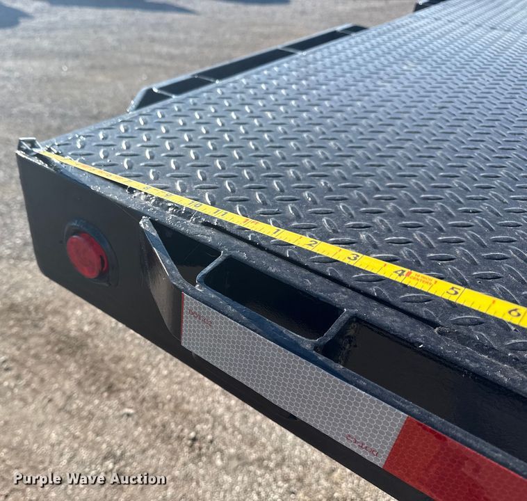 image for item NU9675 2007 Peterbilt 335 flatbed truck