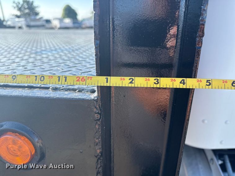 image for item NU9675 2007 Peterbilt 335 flatbed truck