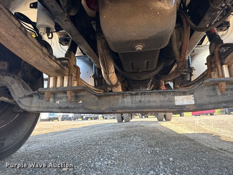 image for item NU9675 2007 Peterbilt 335 flatbed truck