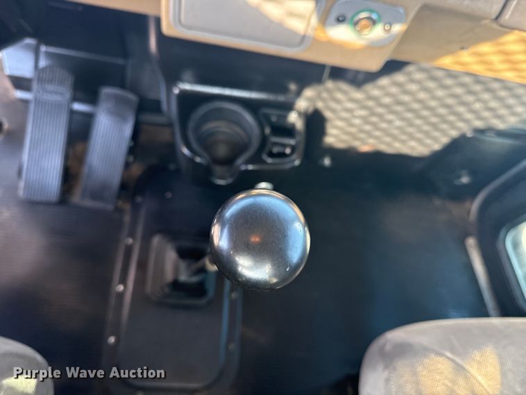 image for item NU9675 2007 Peterbilt 335 flatbed truck