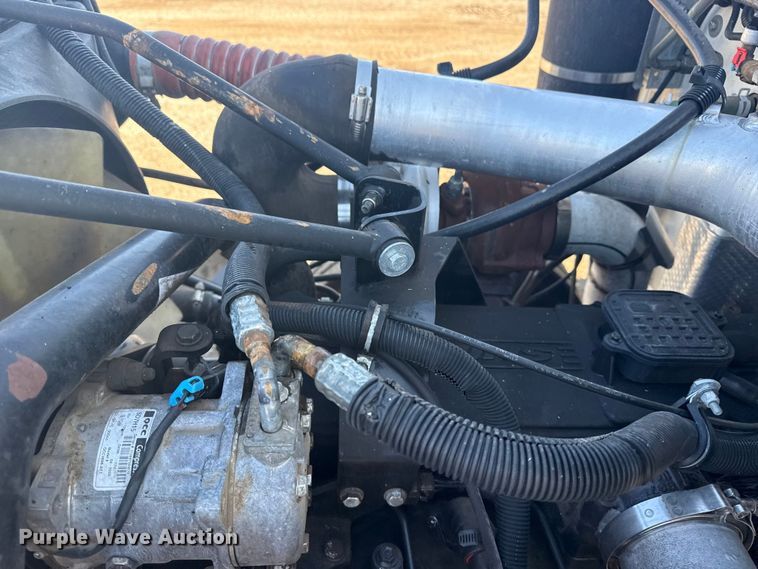 image for item NU9675 2007 Peterbilt 335 flatbed truck