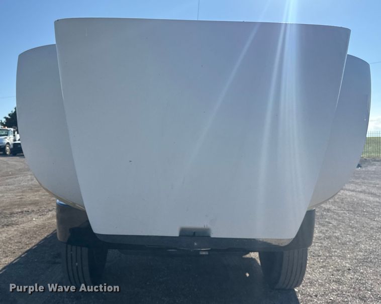 image for item NU9675 2007 Peterbilt 335 flatbed truck