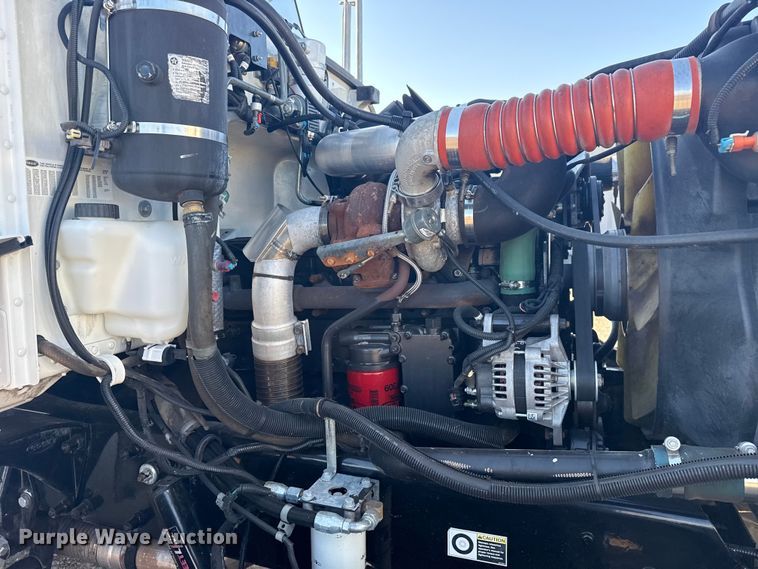 image for item NU9675 2007 Peterbilt 335 flatbed truck