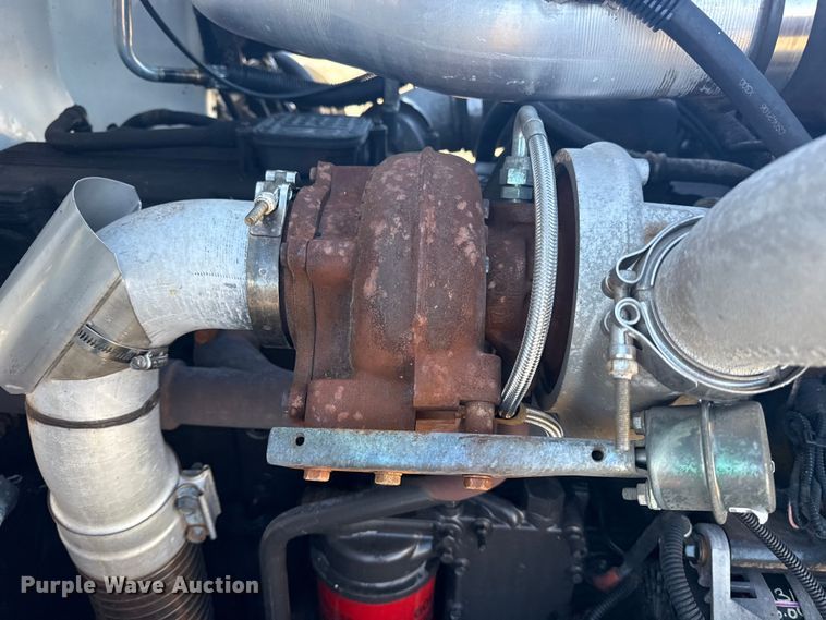 image for item NU9675 2007 Peterbilt 335 flatbed truck