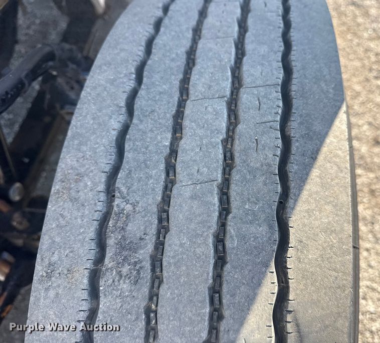 image for item NU9675 2007 Peterbilt 335 flatbed truck