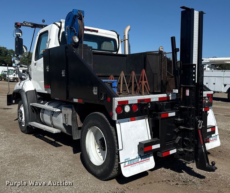 image for item NU9678 2017 Freightliner 114SD toter truck