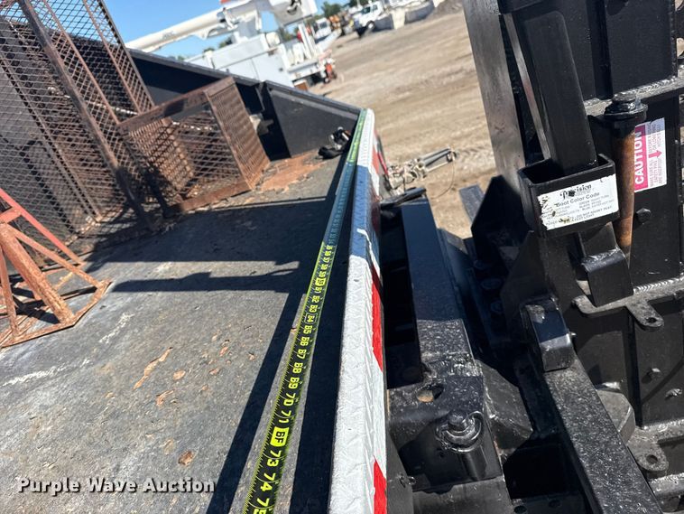 image for item NU9678 2017 Freightliner 114SD toter truck