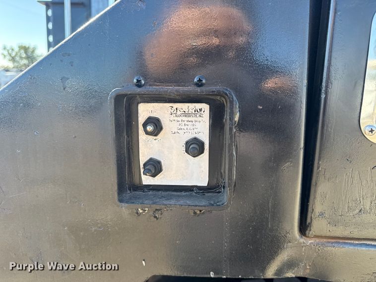 image for item NU9678 2017 Freightliner 114SD toter truck