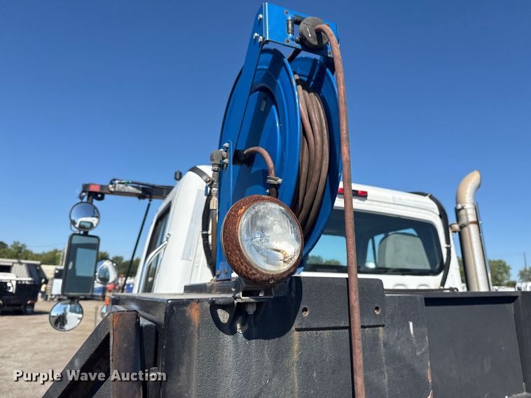 image for item NU9678 2017 Freightliner 114SD toter truck