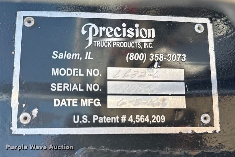 image for item NU9678 2017 Freightliner 114SD toter truck