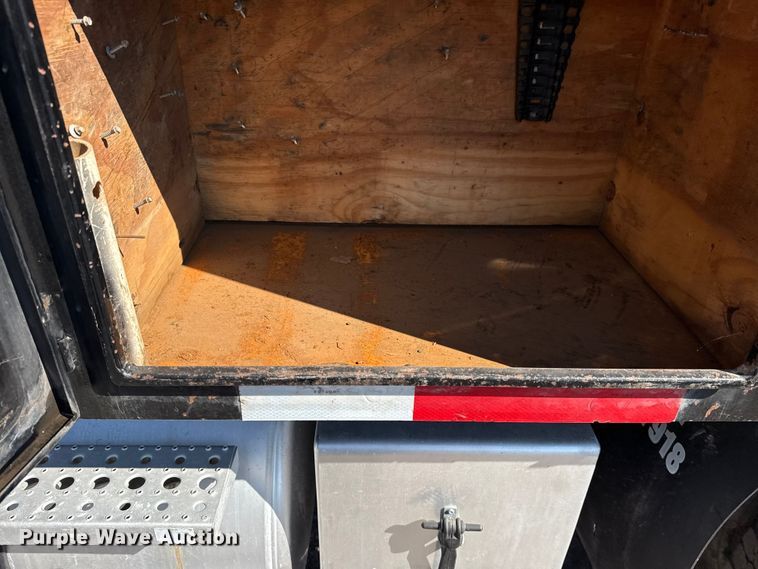 image for item NU9678 2017 Freightliner 114SD toter truck