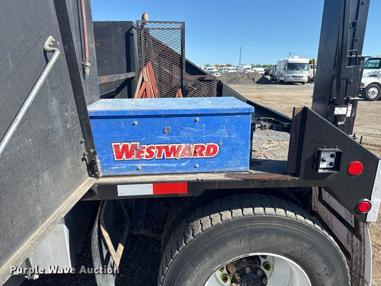 image for item NU9678 2017 Freightliner 114SD toter truck