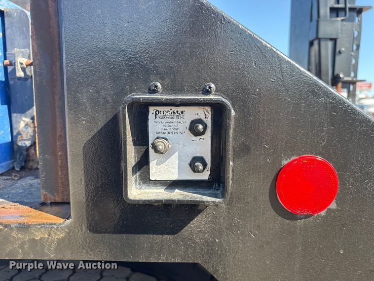 image for item NU9678 2017 Freightliner 114SD toter truck